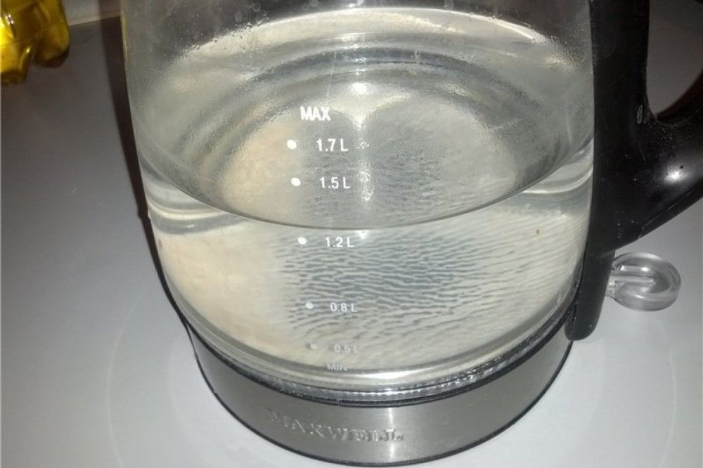 белый осадок в воде